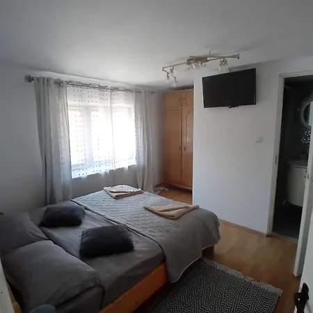 Cazare La Oana Haţeg Exterior foto